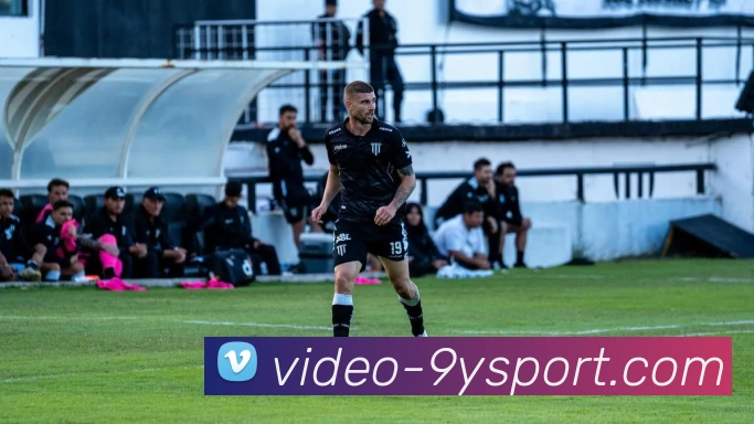 活力四射的篮球少年卡通形象展现青春与梦想的完美结合